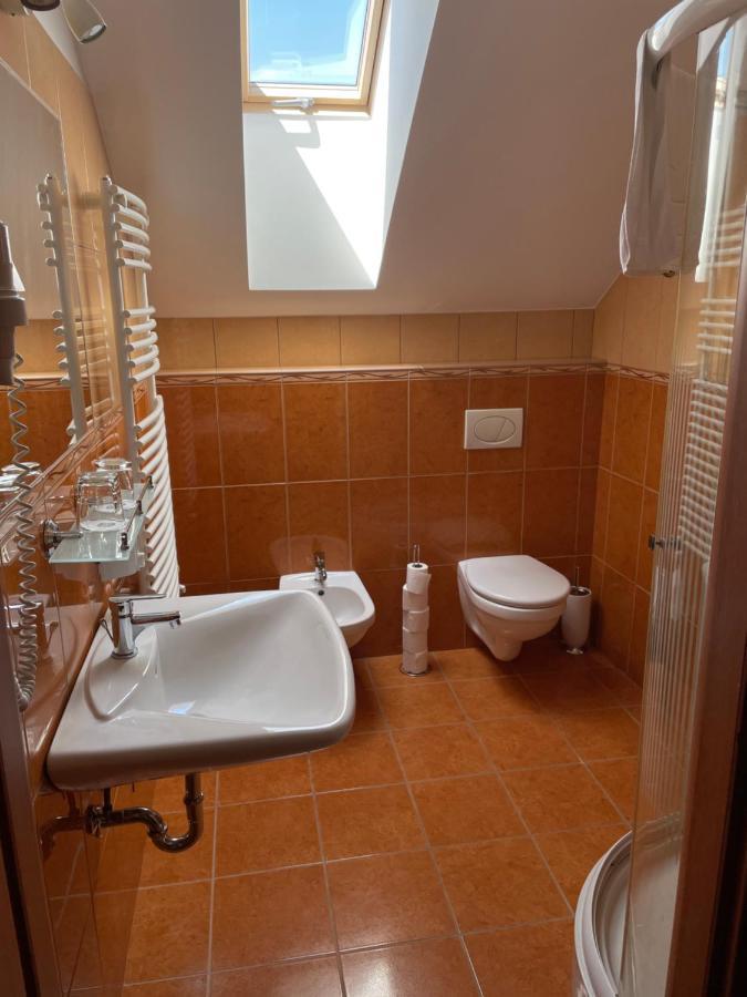 Mayer Pince Panzió Villány Esterno foto