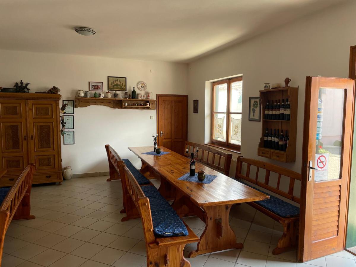 Mayer Pince Panzió Villány Esterno foto